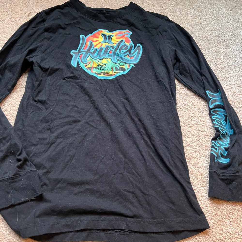 2 Boy’s Long Sleeve Hurley Graphic Tees. Sz XL.